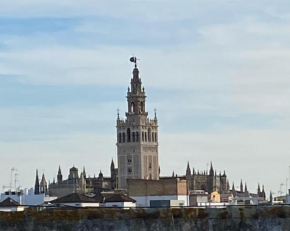 ATICO CALERIA CON VISTAS A LA GIRALDA, Seville